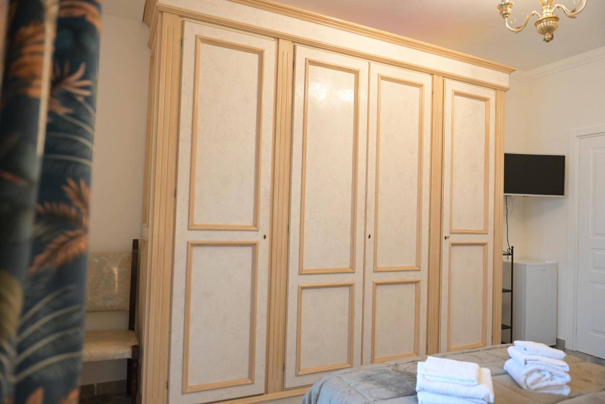 The Rooms Of Swami Bari Eksteriør bilde